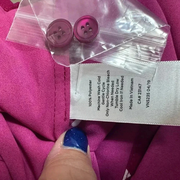 Talbots Women's Pink Heart Chiffon Long Sleeve Collared Button Down Blouse NWT - Picture 11 of 12